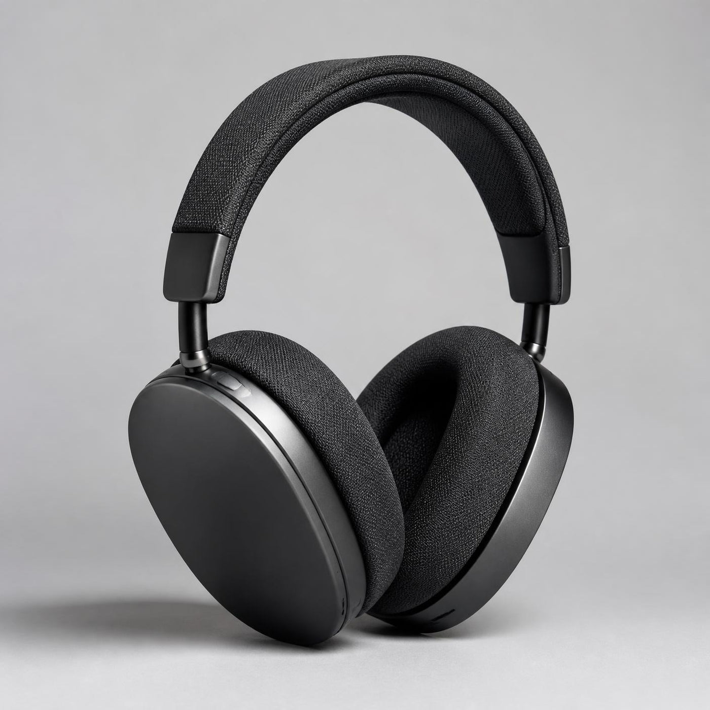 MAGLINK Aura Max headphones